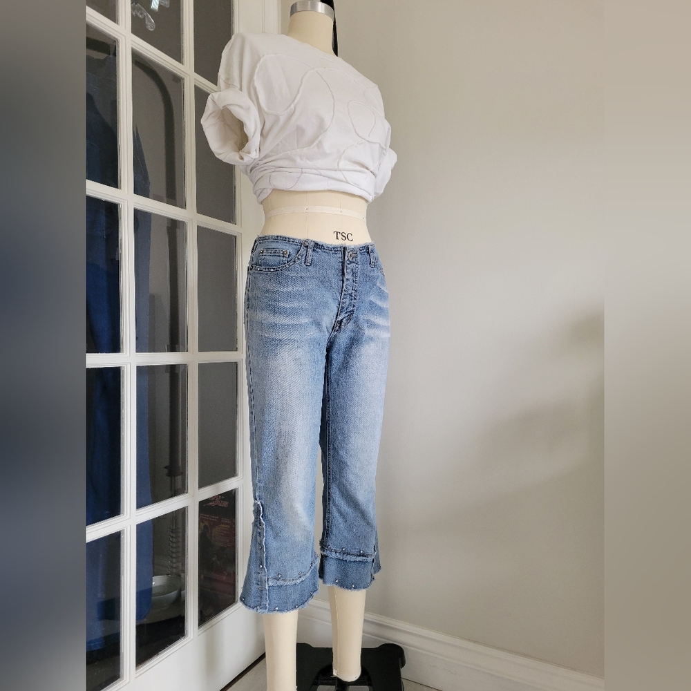 Y2K LIQUID JEANS capri length stretch denim with silver studs and fraying
